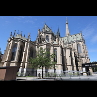 Linz, Maria-Empfngnis-Dom, Ansicht von Sdosten von der Stifterstrae