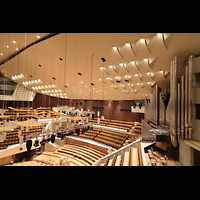 Berlin, Philharmonie, Blick von Block G rechts auf die Orgel