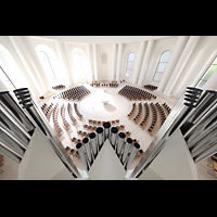 Berlin, St. Hedwigs-Kathedrale, Blick ber das Rckpositiv in die Kirche