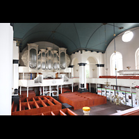 Leer, Groe Kirche, Blick von der gegenberliegenden Empore zur Orgel