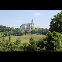 Neresheim, Abteikirche, Ansicht von der B466 in Richtung Sdwesten