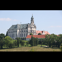 Neresheim, Abteikirche, Ansicht von der B466 in Richtung Sdwesten