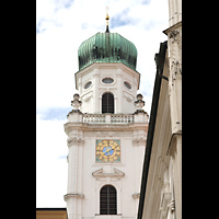 Passau, Dom St. Stephan, Rechter Turmhelm von der Zengergasse aus gesehen
