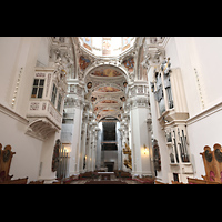 Passau, Dom St. Stephan, Blick vom Chorraum ins Hauptschiff zur ausgebauten Hauptorgel (Baustelle 2024)