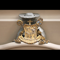 Passau, Dom St. Stephan, Wappen am Chororgelprospekt unten