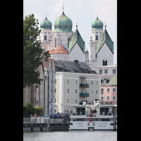 Passau, Dom St. Stephan, Ansicht vom Dreiflsseleck (Donauseite)