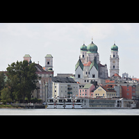 Passau, Dom St. Stephan, Ansicht vom Dreiflsseleck (Donauseite)