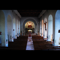 Aschaffenburg, Herz-Jesu-Kirche, Blick von der Orgelempore ins Hauptschiff