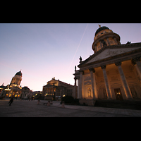 Berlin, Franzsische Friedrichstadtkirche (Franzsischer Dom), Gendarmenmarkt mit Konzerthaus, deutschem und franzsischem Dom