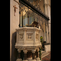 Glasgow, St. Mary's Episcopal Cathedral, Kanzel und Orgel