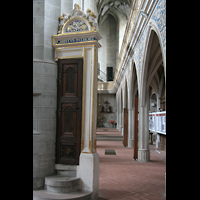 Halle (Saale), Marktkirche Unserer Lieben Frauen, Kanzelaufgang im Seitenschiff