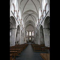Kln (Cologne), St. Kunibert, Innenraum / Hauptschiff in Richtung Chor