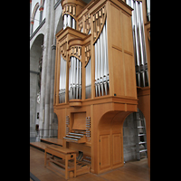 Kln (Cologne), St. Kunibert, Orgel mit Spieltisch