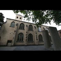 Kln (Cologne), Jesuitenkirche / Kunst-Station St. Peter, Ansicht vom Kirchhof aus