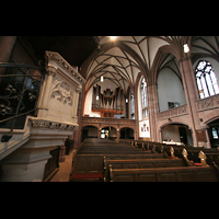 Frankfurt am Main, Dreiknigskirche, Kanzel und Orgel