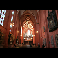 Frankfurt am Main, Kaiserdom St. Bartholomus, Blick durch das gesamte Querhaus zur Hauptorgel