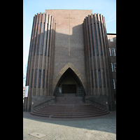 Berlin, Kirche am Hohenzollernplatz, Fassade und Hauptportal