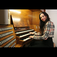 Halle (Saale), Konzerthalle (ehem. Ulrichskirche), Barbara Dennerlein am Spieltisch der Hauptorgel