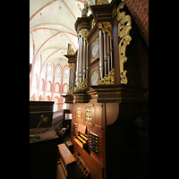 Norden, St. Ludgeri, Orgel mit Spieltisch