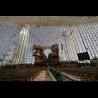 Garden Grove, Christ Cathedral (''Crystal Cathedral''), Innenraum / Hauptschiff in Richtung Orgel und Chor