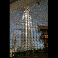 Garden Grove, Christ Cathedral (''Crystal Cathedral''), Turm durch die Glasfassade gesehen