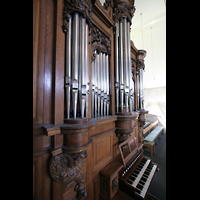 Mainz, St. Bernhard, Orgel mit Spieltisch