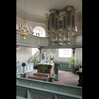 Mettenheim, St. Martin, Innenraum / Hauptschiff in Richtung Orgel