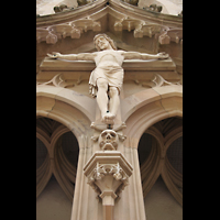 Meisenheim am Glan, Schlosskirche, Kruzifix ber dem Portal