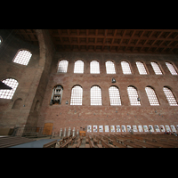 Trier, Konstantinbasilika, Orgel und Seitenwand