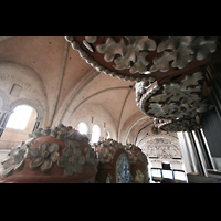 Trier, Dom St. Peter, Blick zwischen Rckpositiv- und Hauptwerkstrmen ins Gewlbe