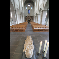 Trier, Basilika St. Matthias, Apostelgrab und Blick ins Hauptschiff