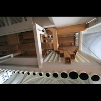 Mnchen (Munich), St. Johann Baptist (kath.), Blick von unten in die Orgel - vorn die Prospektpfeifen