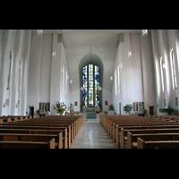Memmingen, Pfarrkirche Mari Himmelfahrt, Innenraum / Hauptschiff in Richtung Chor