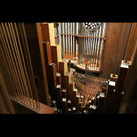 Passau, Dom St. Stephan, Pfeifen im Brustwerk