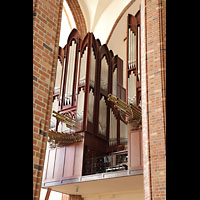 Szczecin (Stettin), Katedra sw. Jakuba (Jakobskathedrale), Orgel seitlich durch die Sulen gesehen