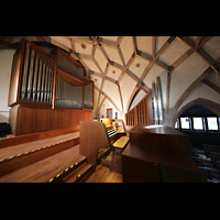 Stuttgart, Hospitalkirche, Orgel mit Spieltisch seitlich