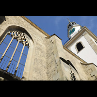 Stuttgart, Hospitalkirche, Ruine der ehemaligen Auenmauer des Langhauses, Blick vom Hospitalplatz