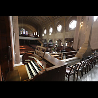 Stuttgart, Markuskirche, Blick ber den Spieltisch in die Kirche