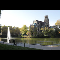 Stuttgart, Johanneskirche, Feuersee mit Johanneskirche