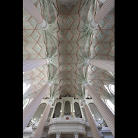 Leipzig, Nikolaikirche, Blick ins Gewlbe mit Orgel