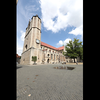 Braunschweig, Dom St. Blasii, Seitenansicht von Sdwesten mit Domplatz und Fritz-Bauer-Platz