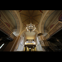 Berlin, Friedenskirche Niederschnhausen, Blick vom Altar ins Vierungsgewlbe und zur Orgel