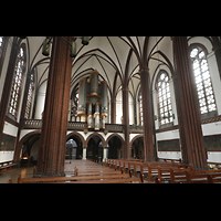 Berlin, St. Paulus Dominikanerkloster, Innenraum in Richtung Orgel und stliches Seitenschiff