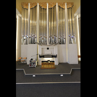 Konstanz, St. Gebhard, Orgel mit Spieltisch