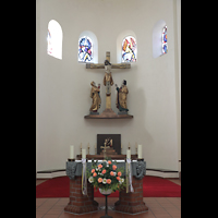 Berlin, St. Marien (Maria unter dem Kreuz), Chorraum mit Altar und Kreuzgruppe