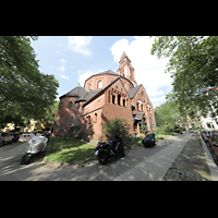 Berlin, St. Marien (Maria unter dem Kreuz), Auenansicht mit Turm vom Bergheimer Platz (Sdwestseite) aus