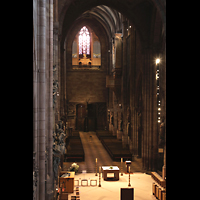 Freiburg, Mnster Unserer Lieben Frau, Blick vom Altar-Baugerst zu Zentralspieltisch (links unten), zur Michaelsorgel und zur Langhausorgel (rechts)