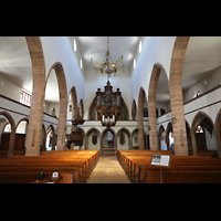 Basel, Peterskirche, Innenraum in Richtung Orgel