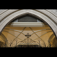 Fribourg (Freiburg), Cathdrale Saint-Nicolas, Hintere Prospektpfeifen ber dem Kircheneingang unter der Hauptorgel