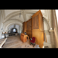 Luzern, Hofkirche St. Leodegar, Walpenorgel von hinten mit Spieltisch und Blick in den Hauptschiff-Chor